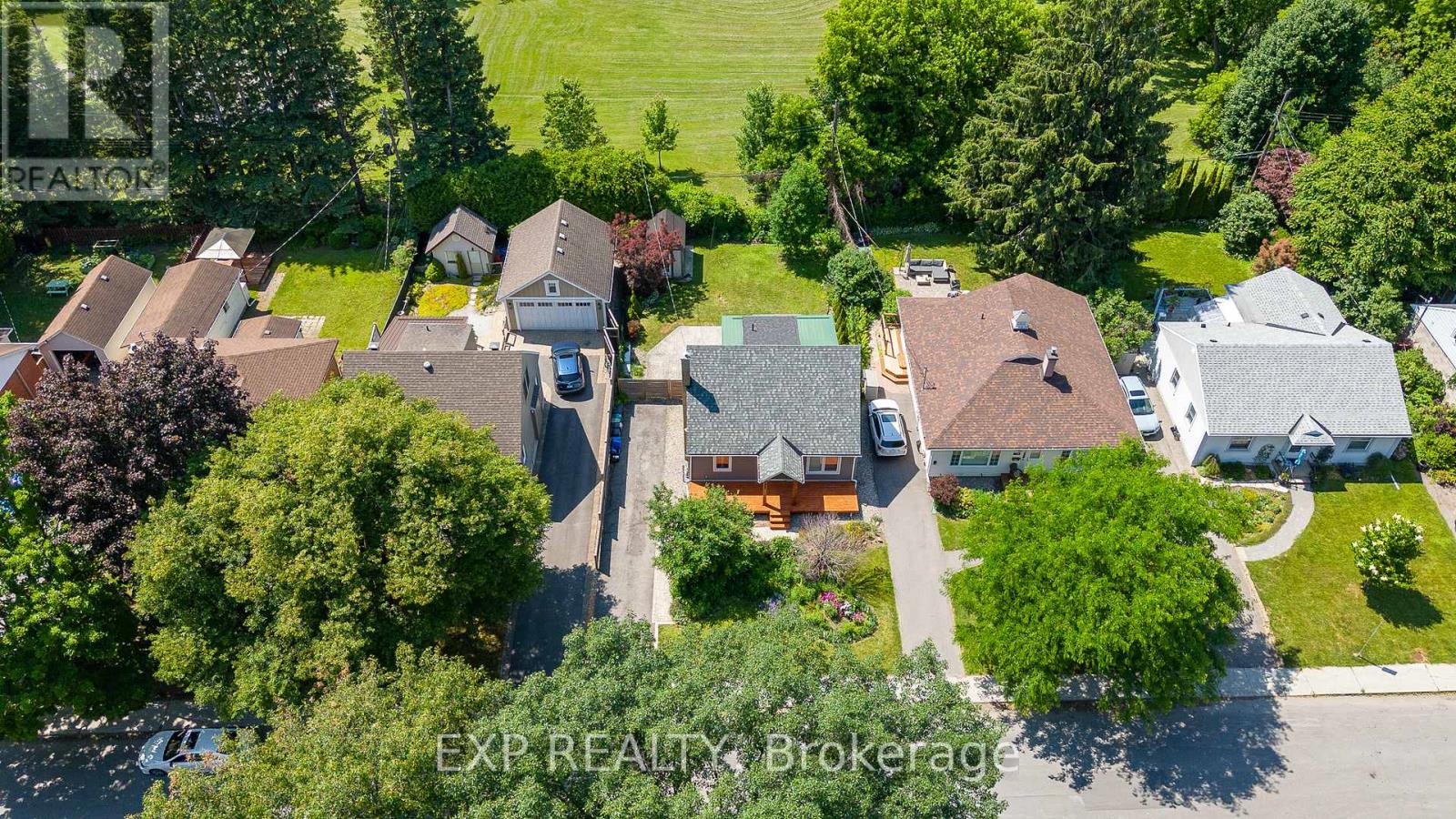 1552 Caledon Street Property Photo 11
