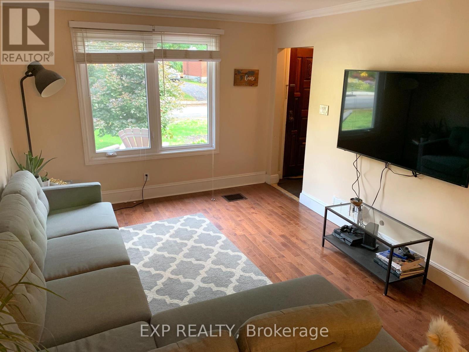 1552 Caledon Street Property Photo 15