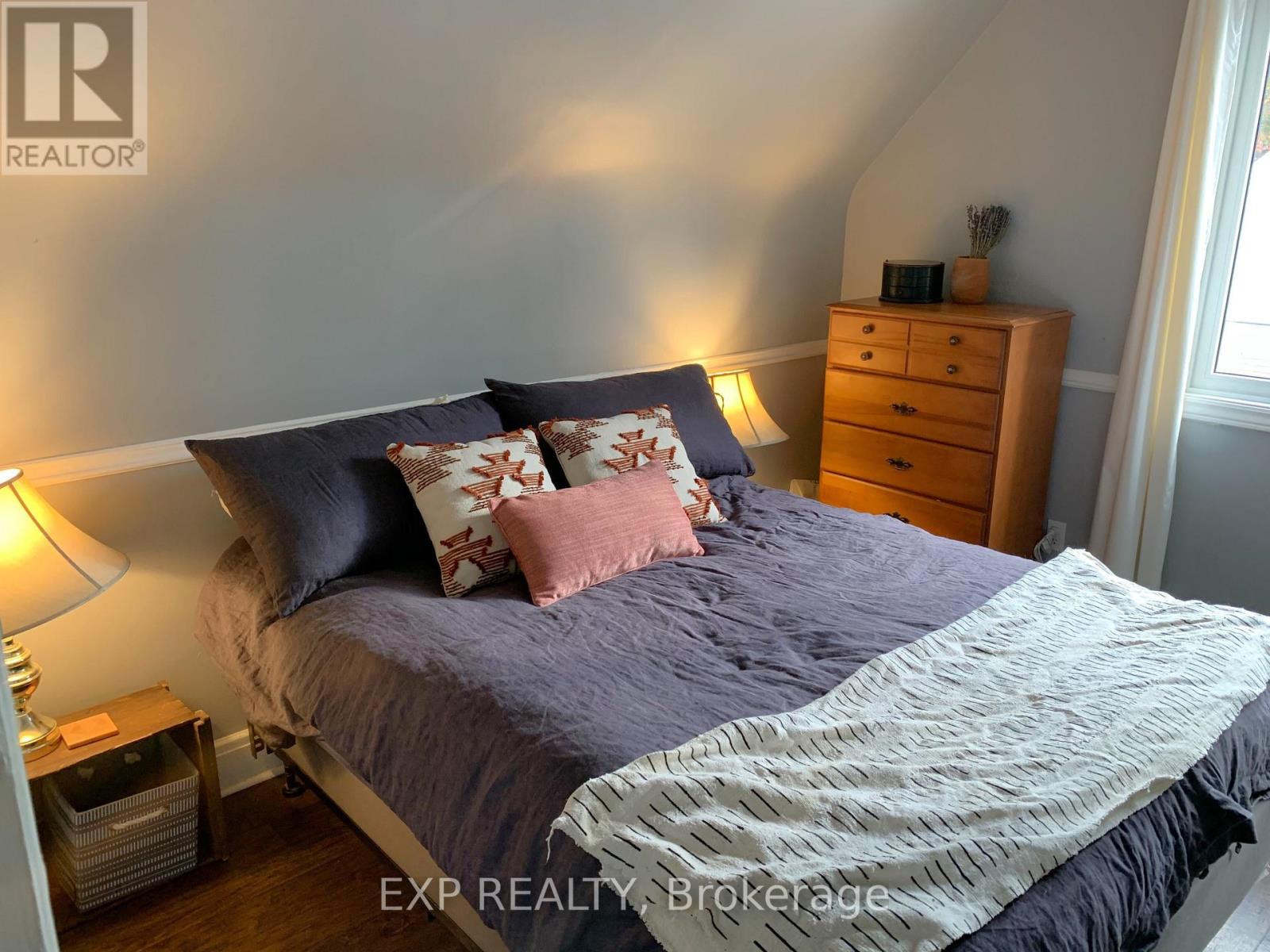 1552 Caledon Street Property Photo 20