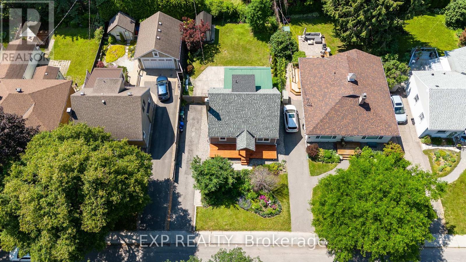 1552 Caledon Street Property Photo 35