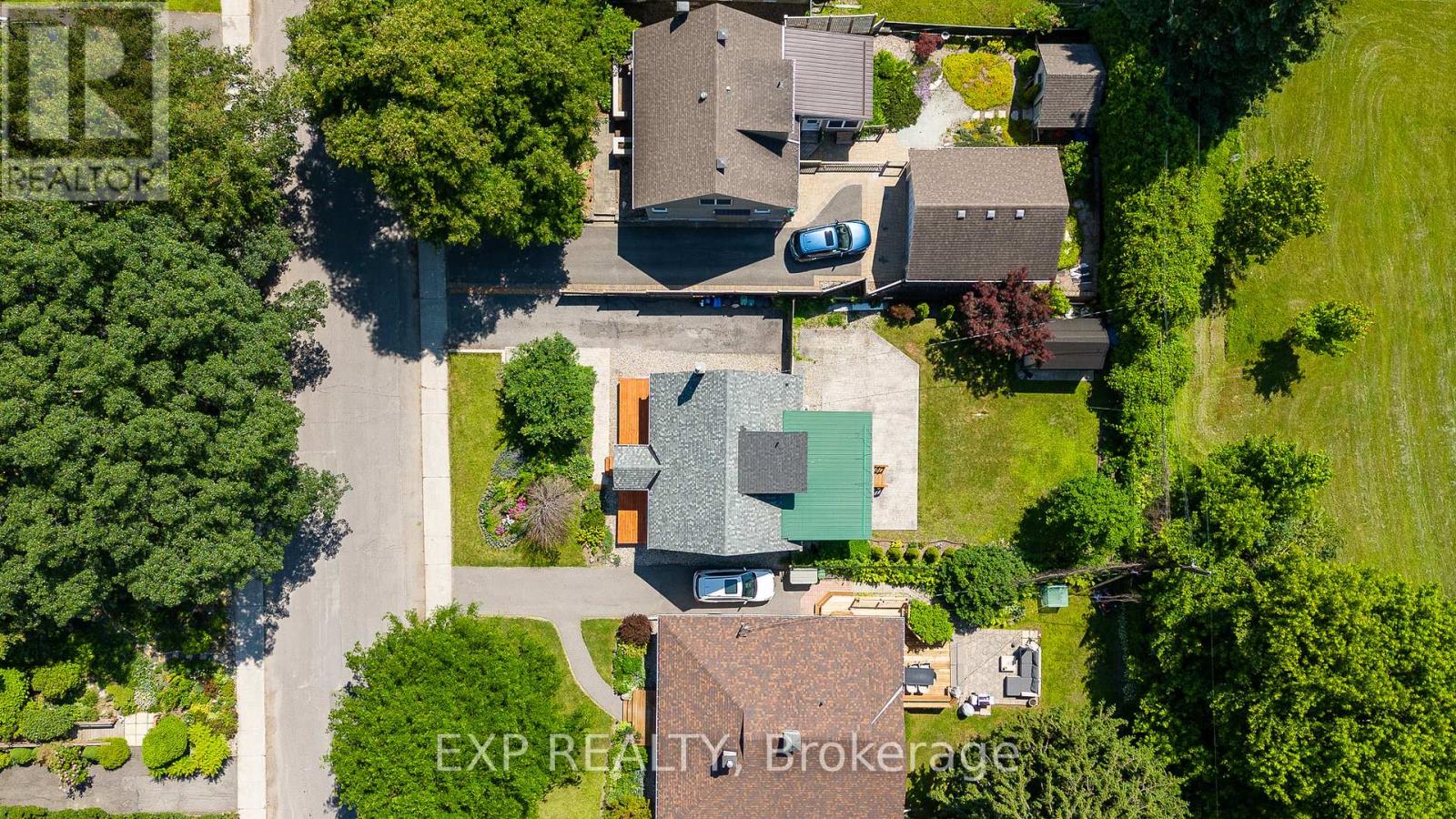 1552 Caledon Street Property Photo 36