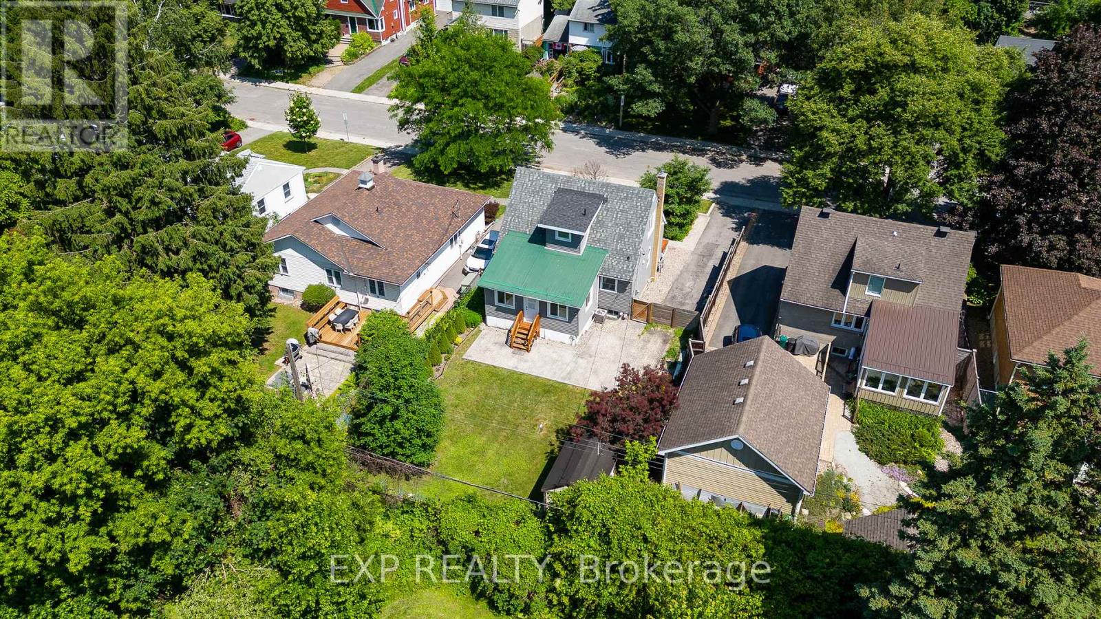 1552 Caledon Street Property Photo 39
