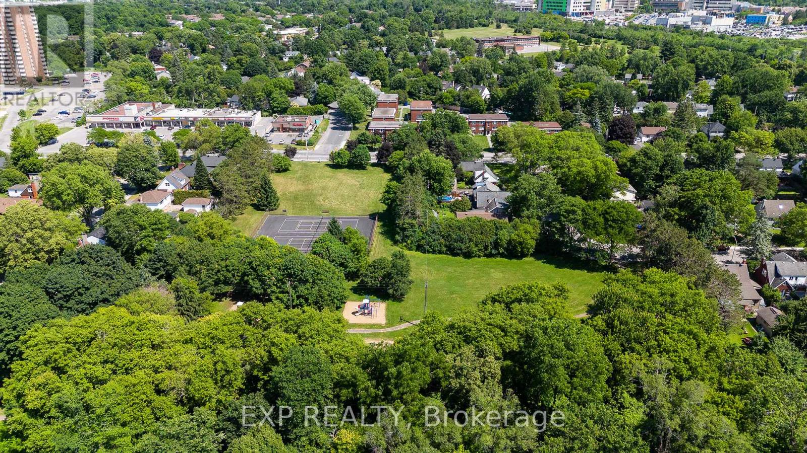 1552 Caledon Street Property Photo 43