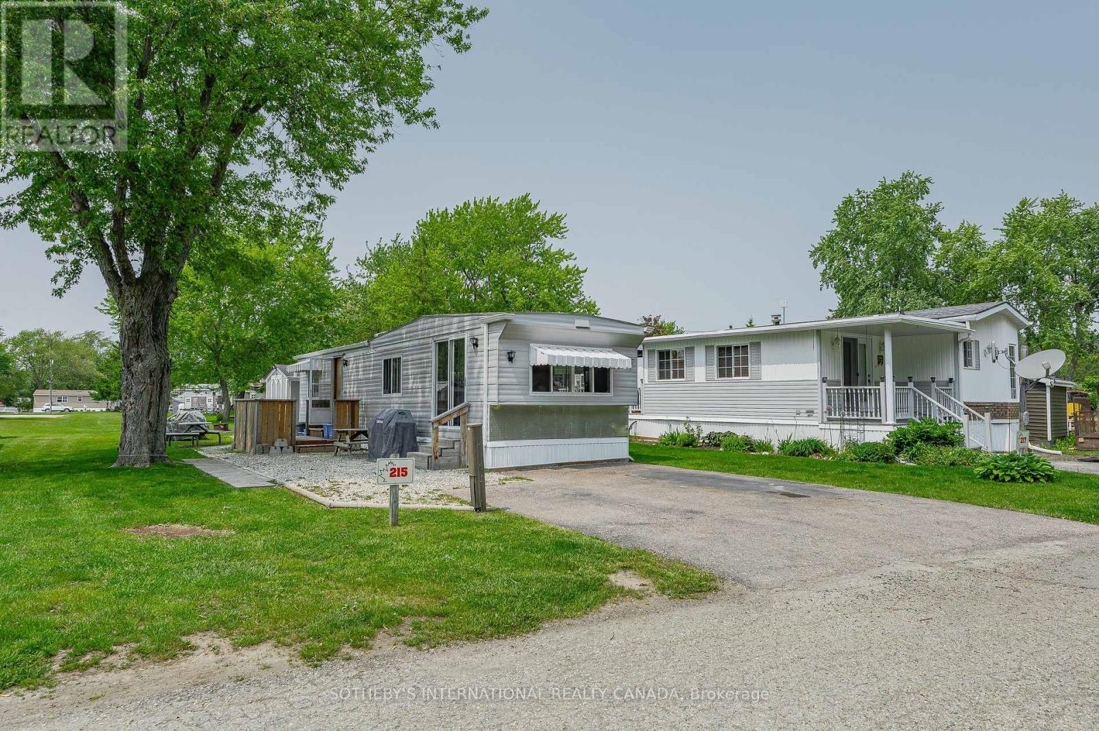 215 - 580 BEAVER CREEK ROAD Property Photo 1