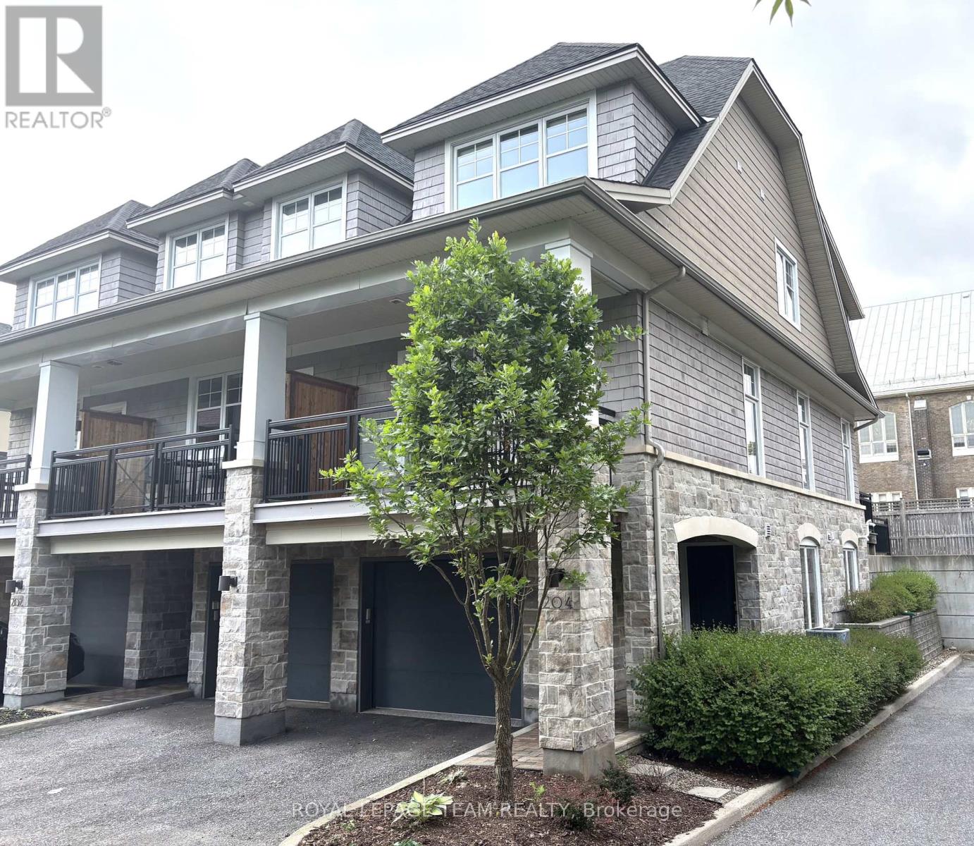 204 DALKEITH PRIVATE Property Photo 1