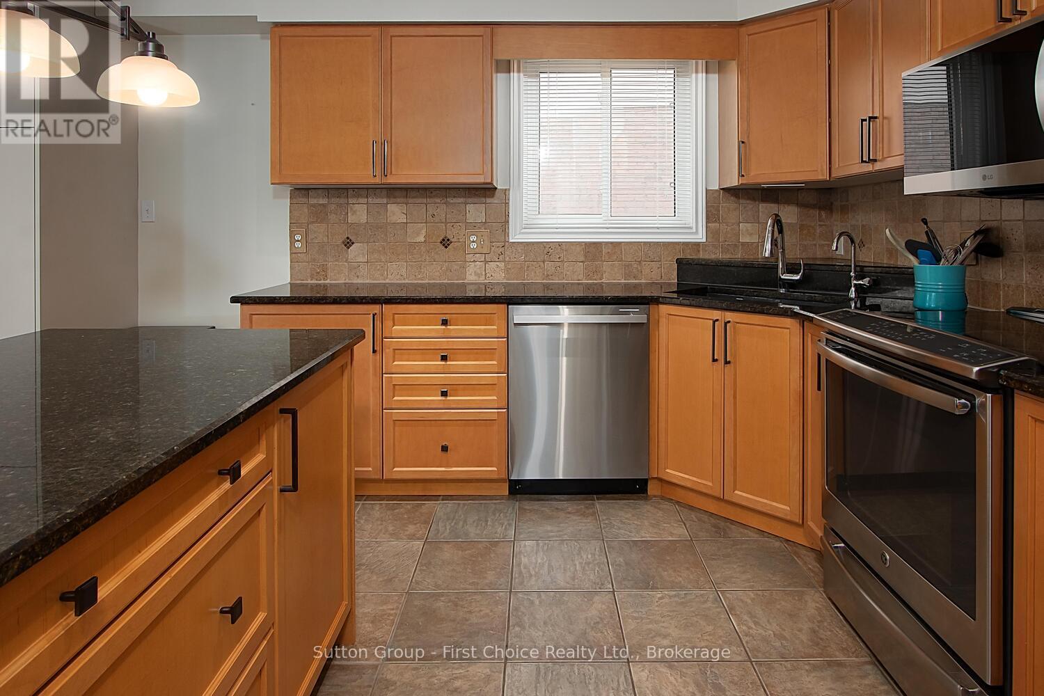 293 Huck Crescent Property Photo 15