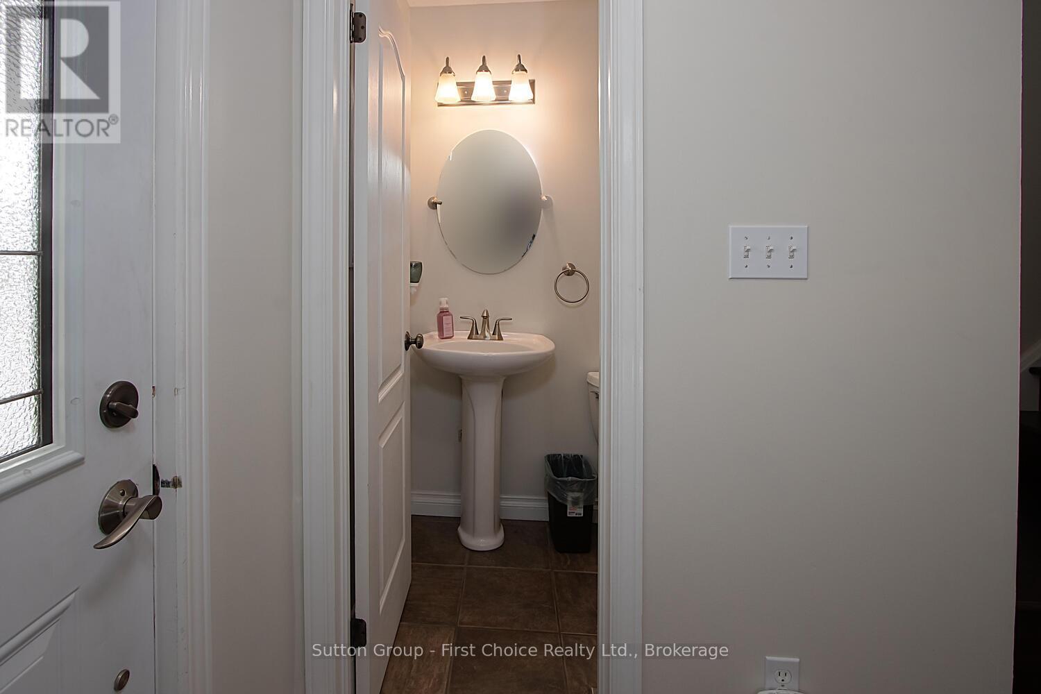 293 Huck Crescent Property Photo 19