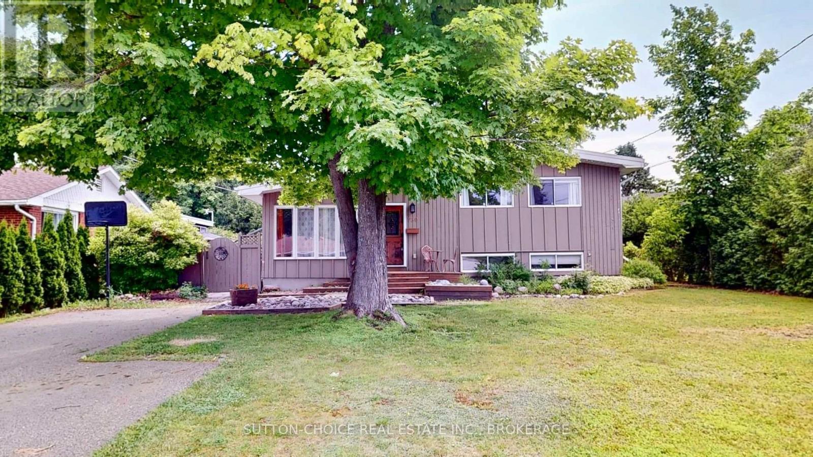 730 MCKAY AVENUE Property Photo 1