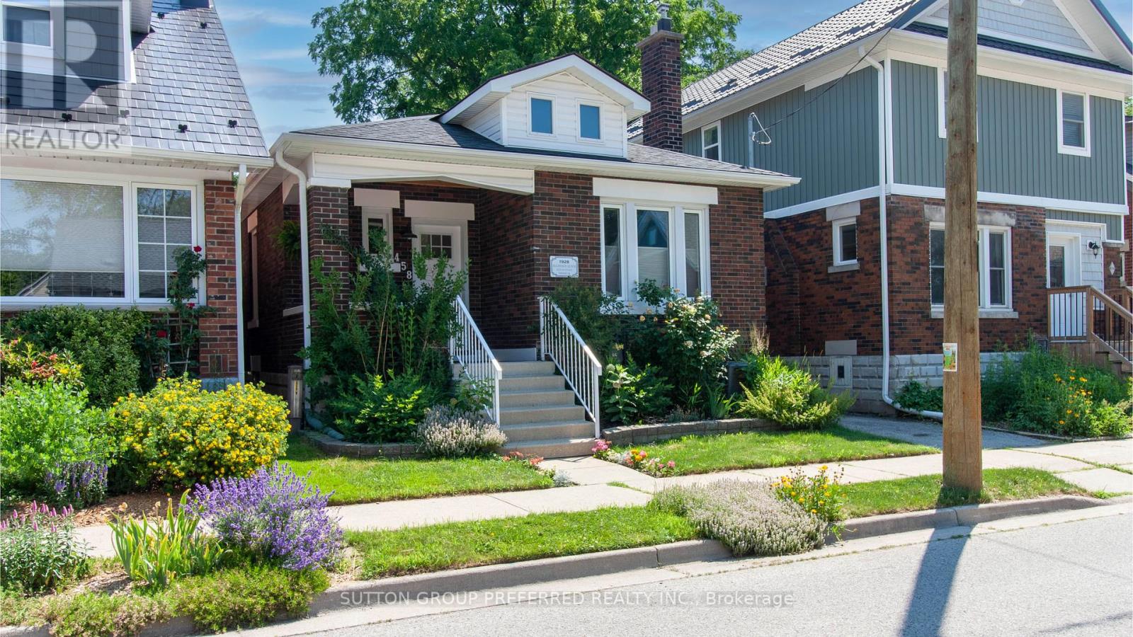 458 Woodman Avenue Property Photo