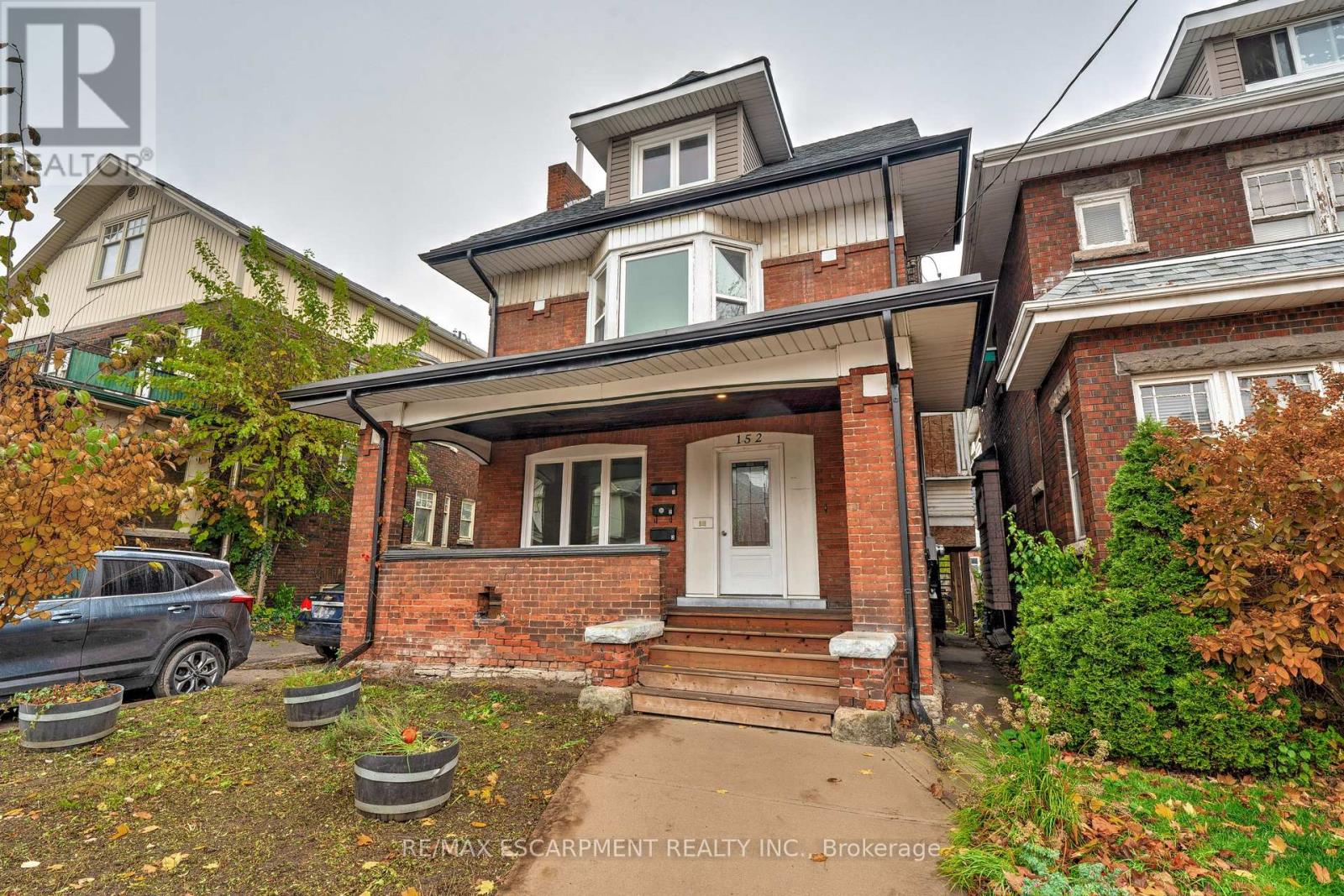 152 SANFORD AVENUE S Property Photo 1
