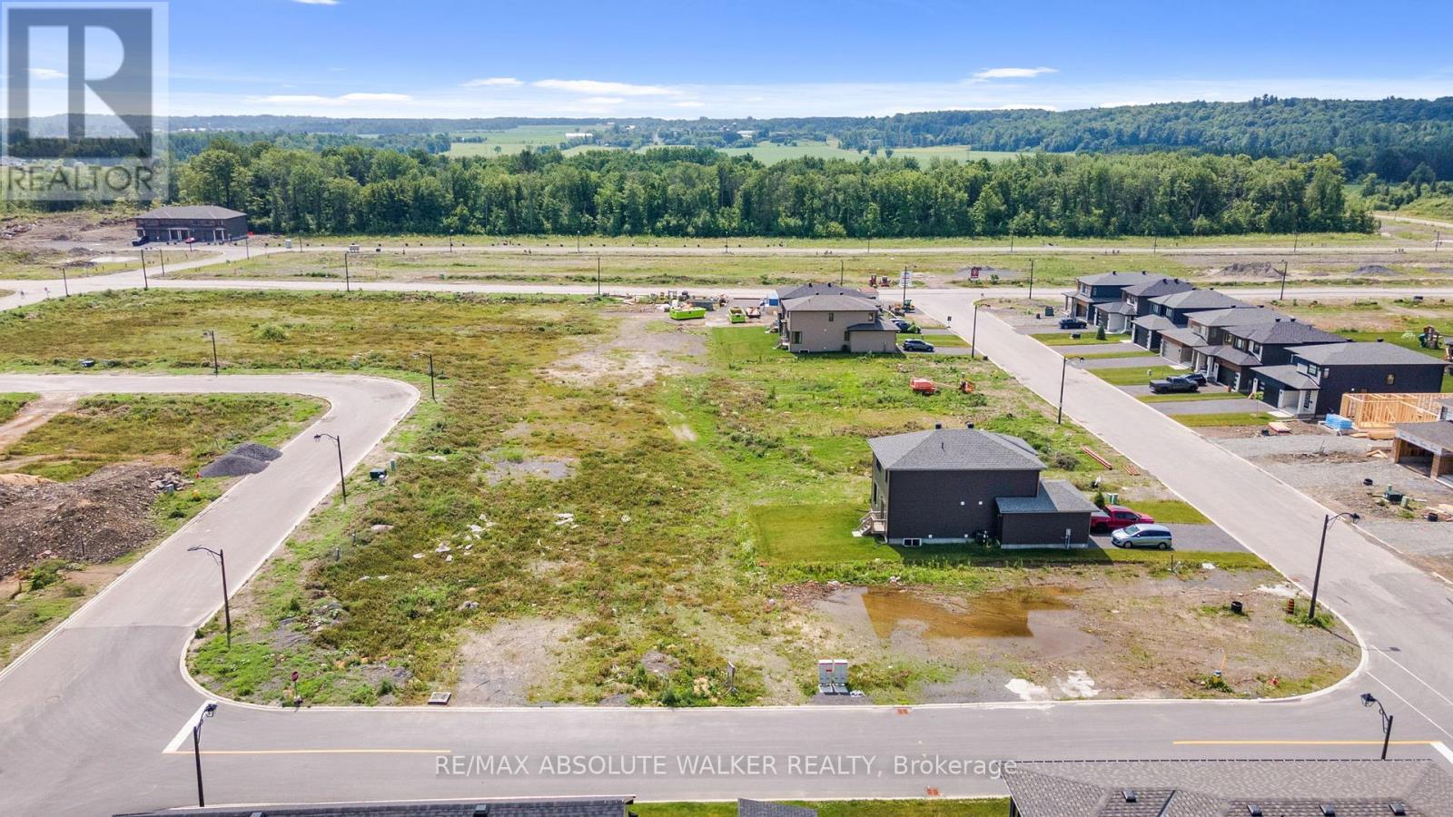 311 Turquoise Street Property Photo 2