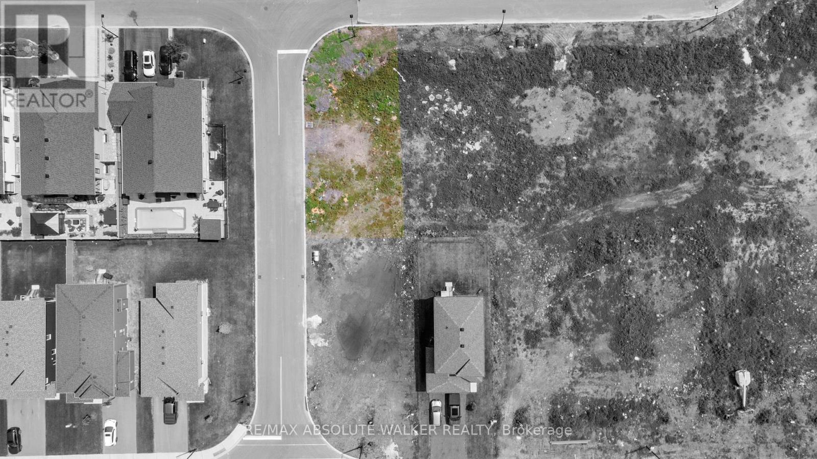 311 Turquoise Street Property Photo 4