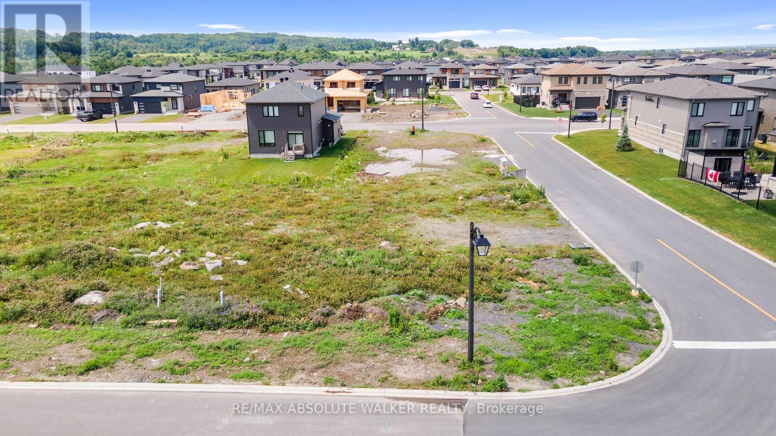 311 Turquoise Street Property Photo 6