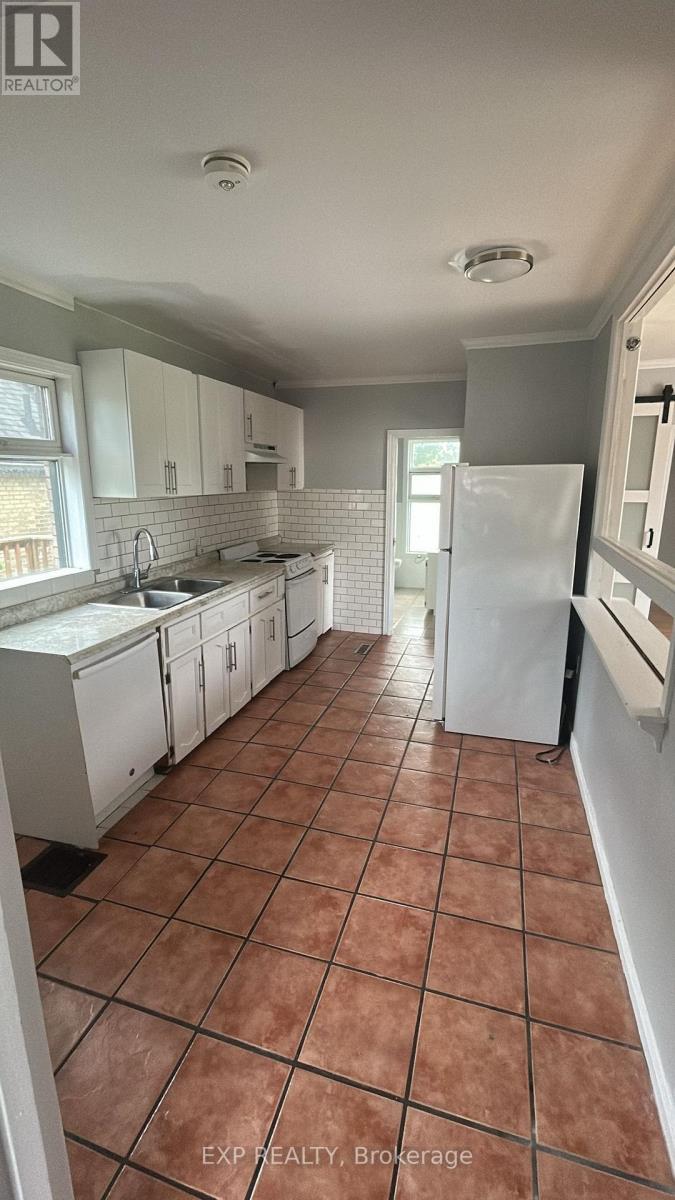 553 Quebec Street Property Photo 8