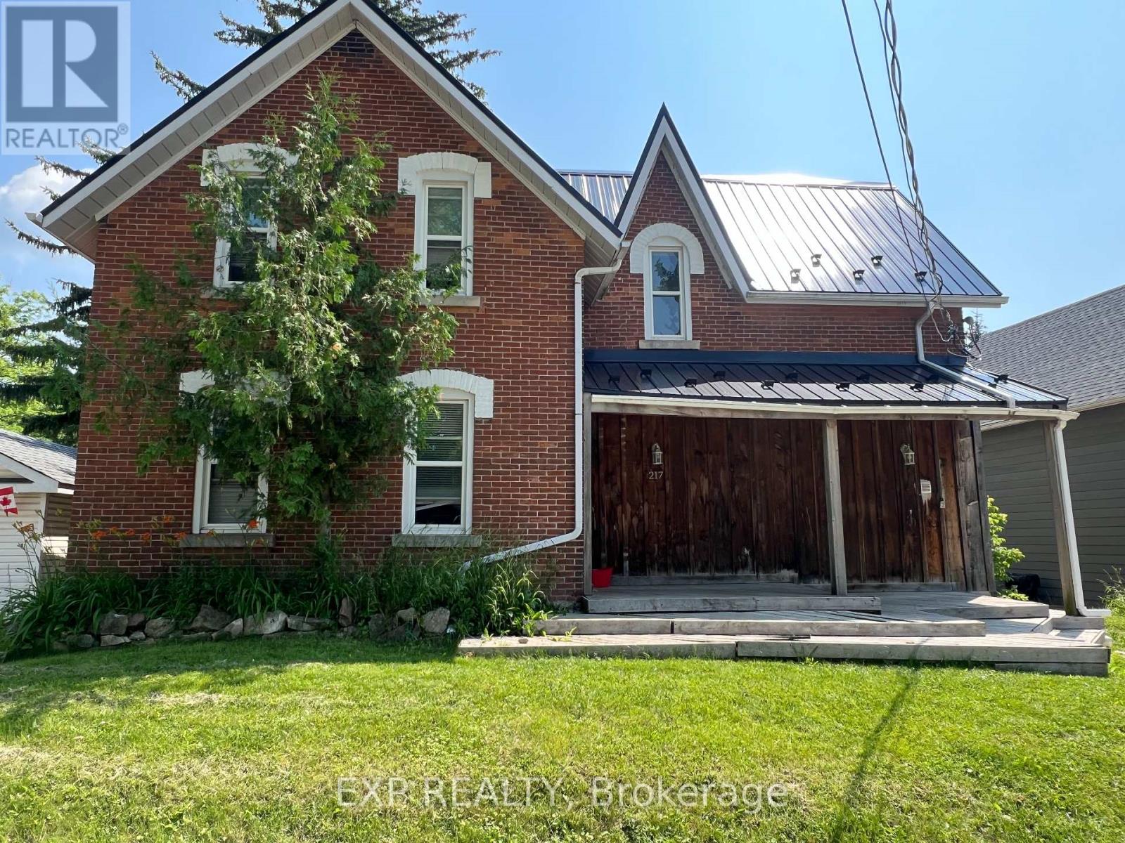 217 VICTORIA STREET Property Photo 1