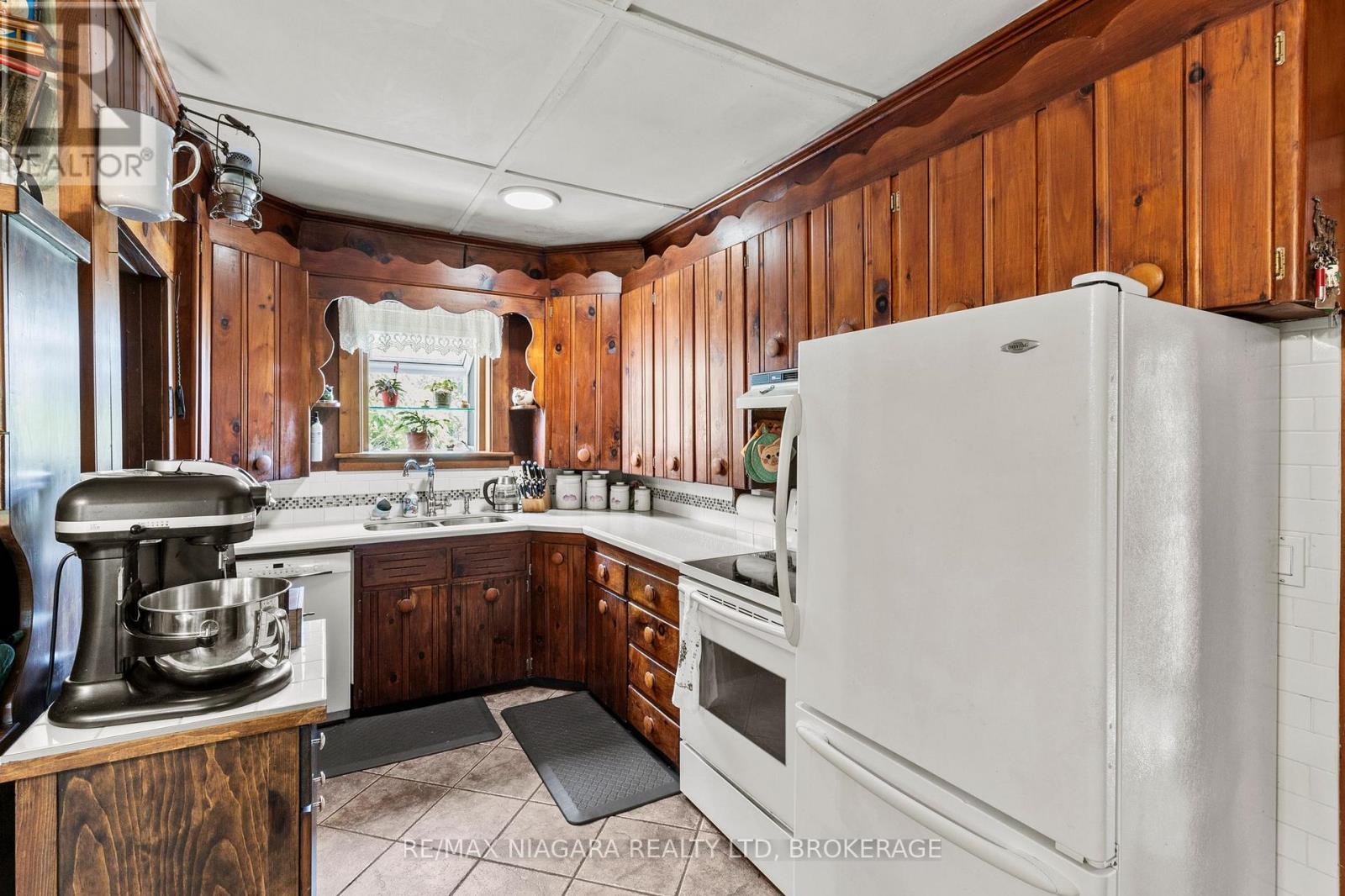 3362 Montrose Road Property Photo 13