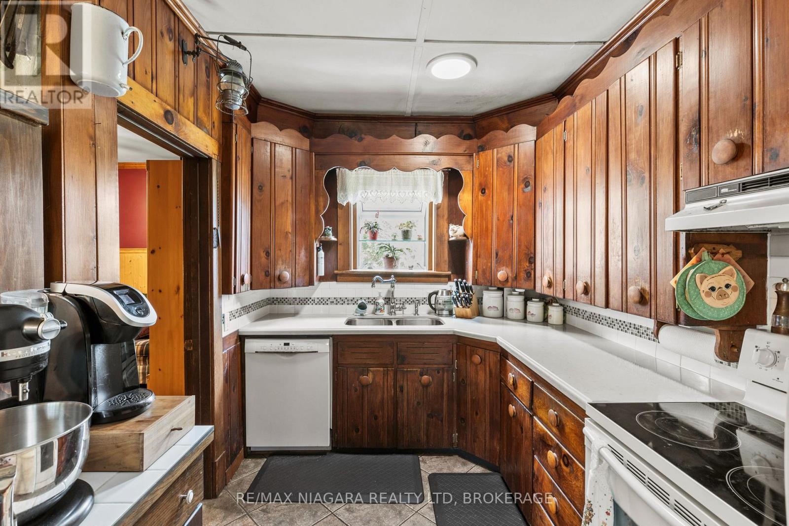 3362 Montrose Road Property Photo 15
