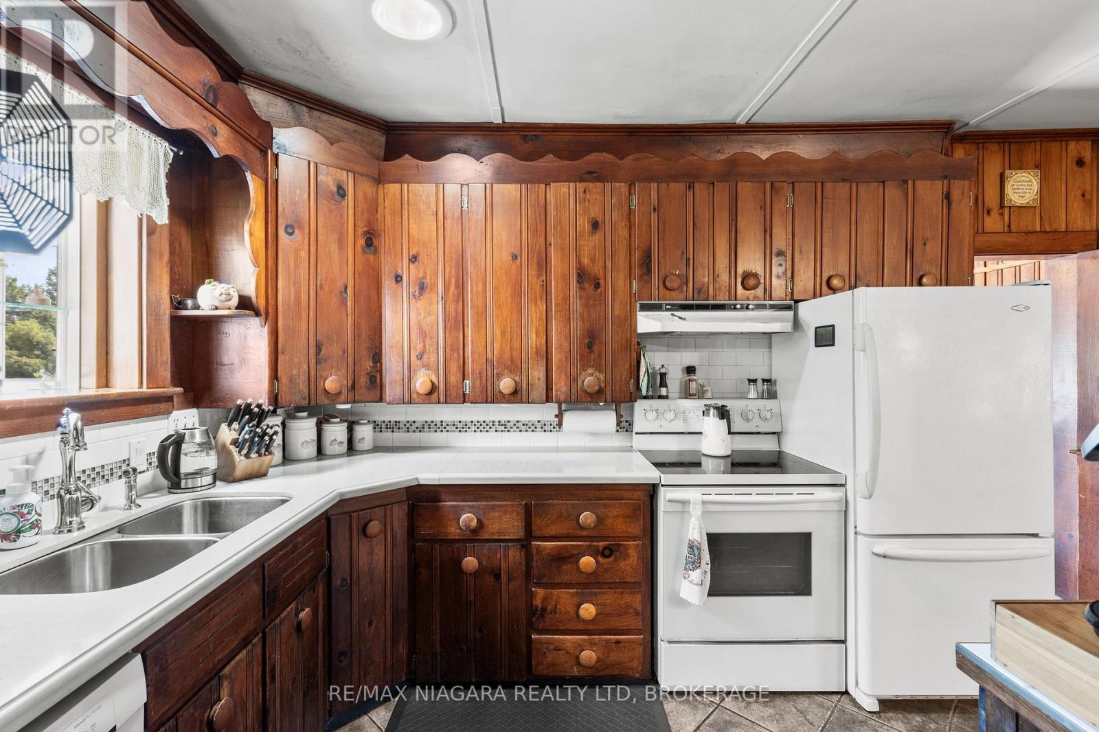 3362 Montrose Road Property Photo 16