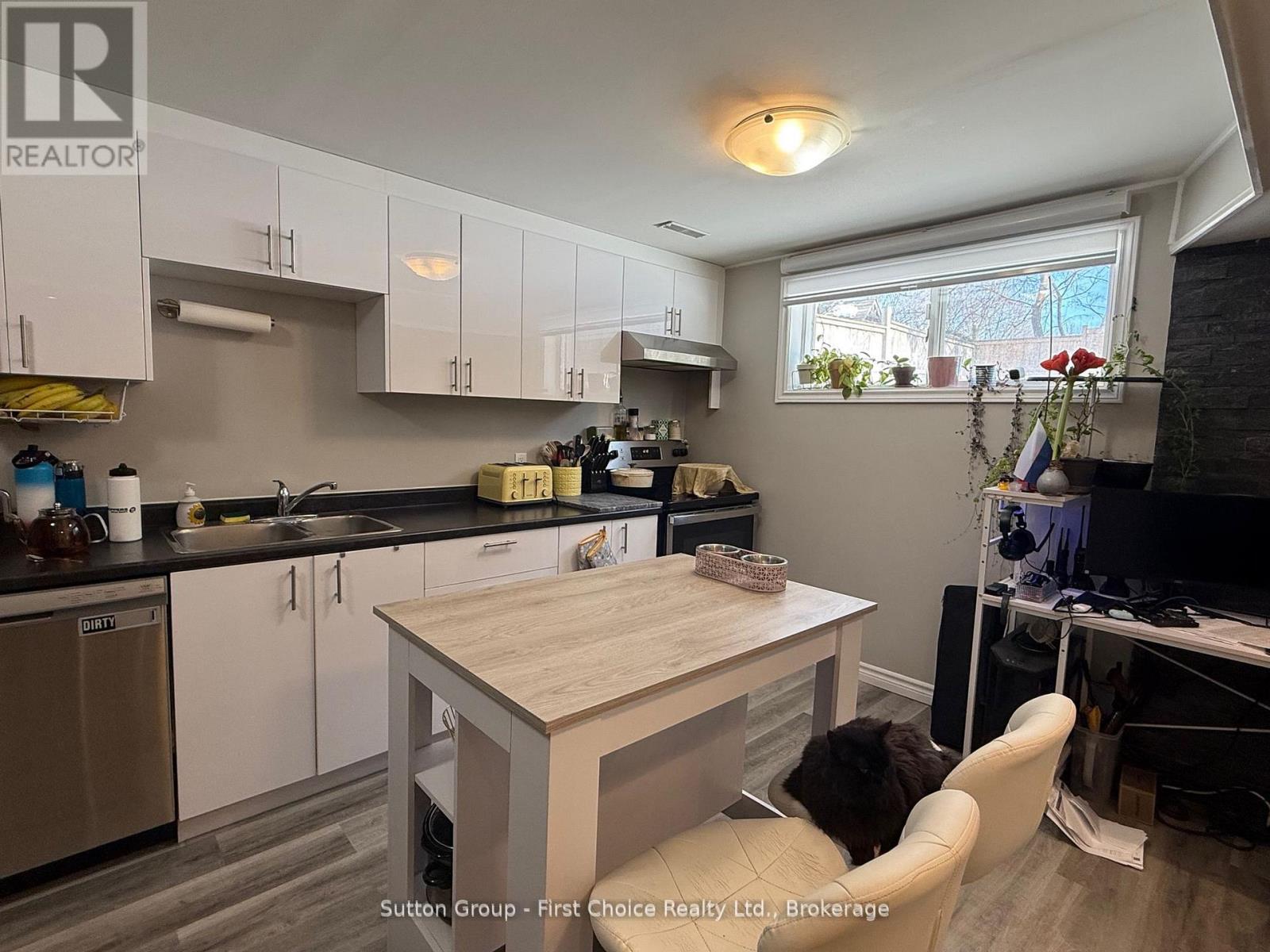 75 Cleveland Place Property Photo 8