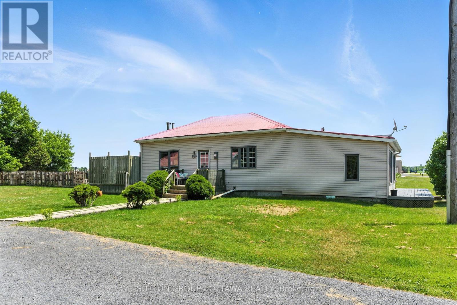 683 COUNTY RD 18 ROAD Property Photo 1