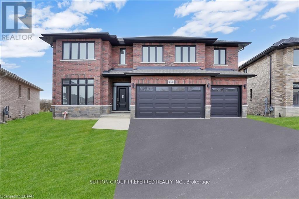 252 LEITCH STREET Property Photo 1