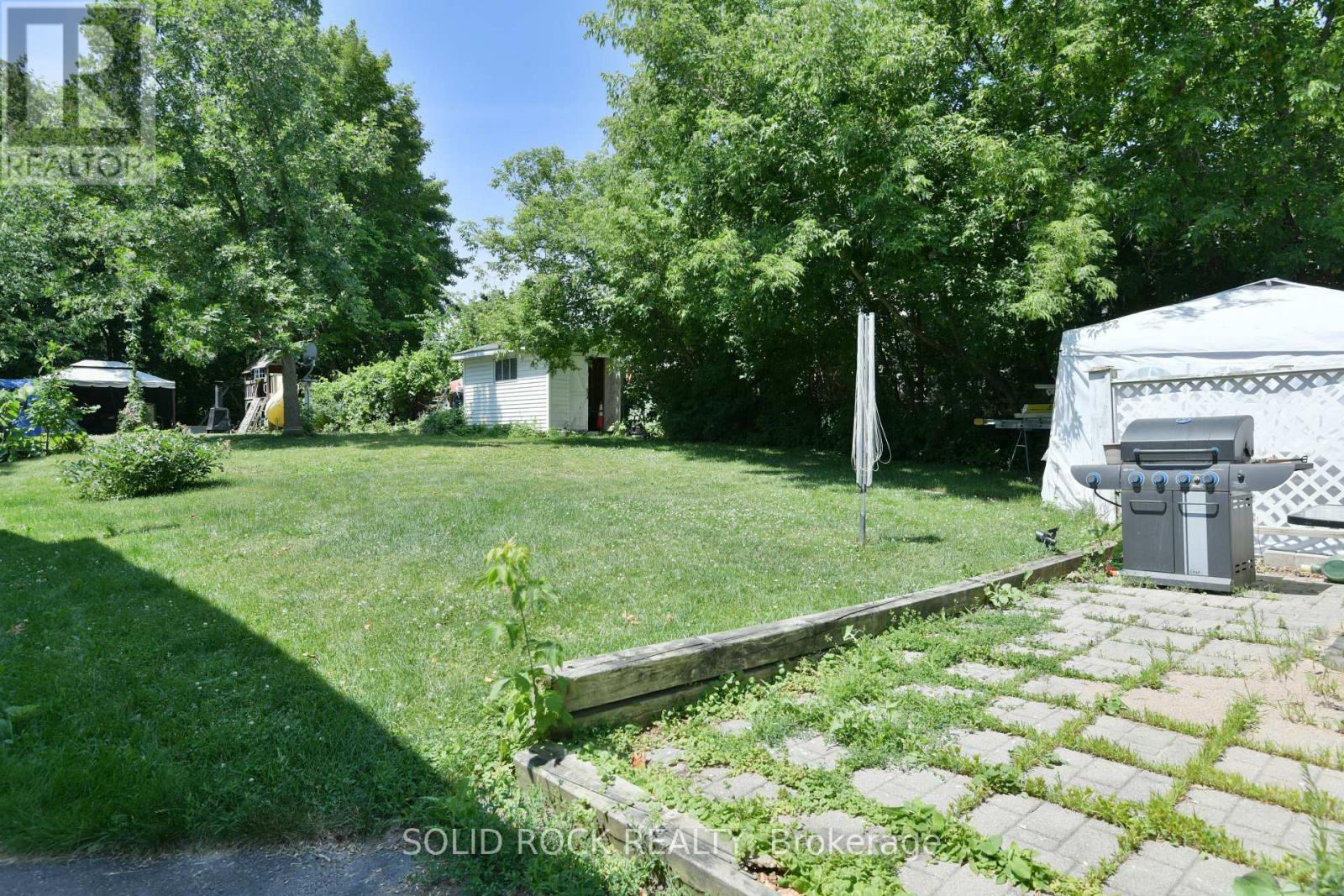 54 / 56 William Street W Property Photo 10