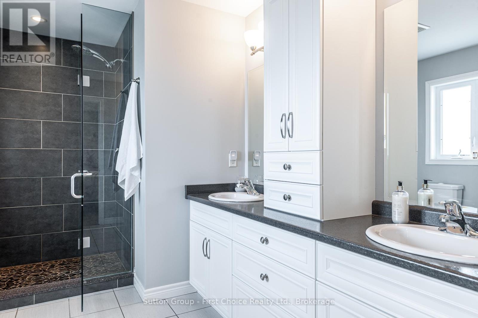 95 Brown Street Property Photo 33