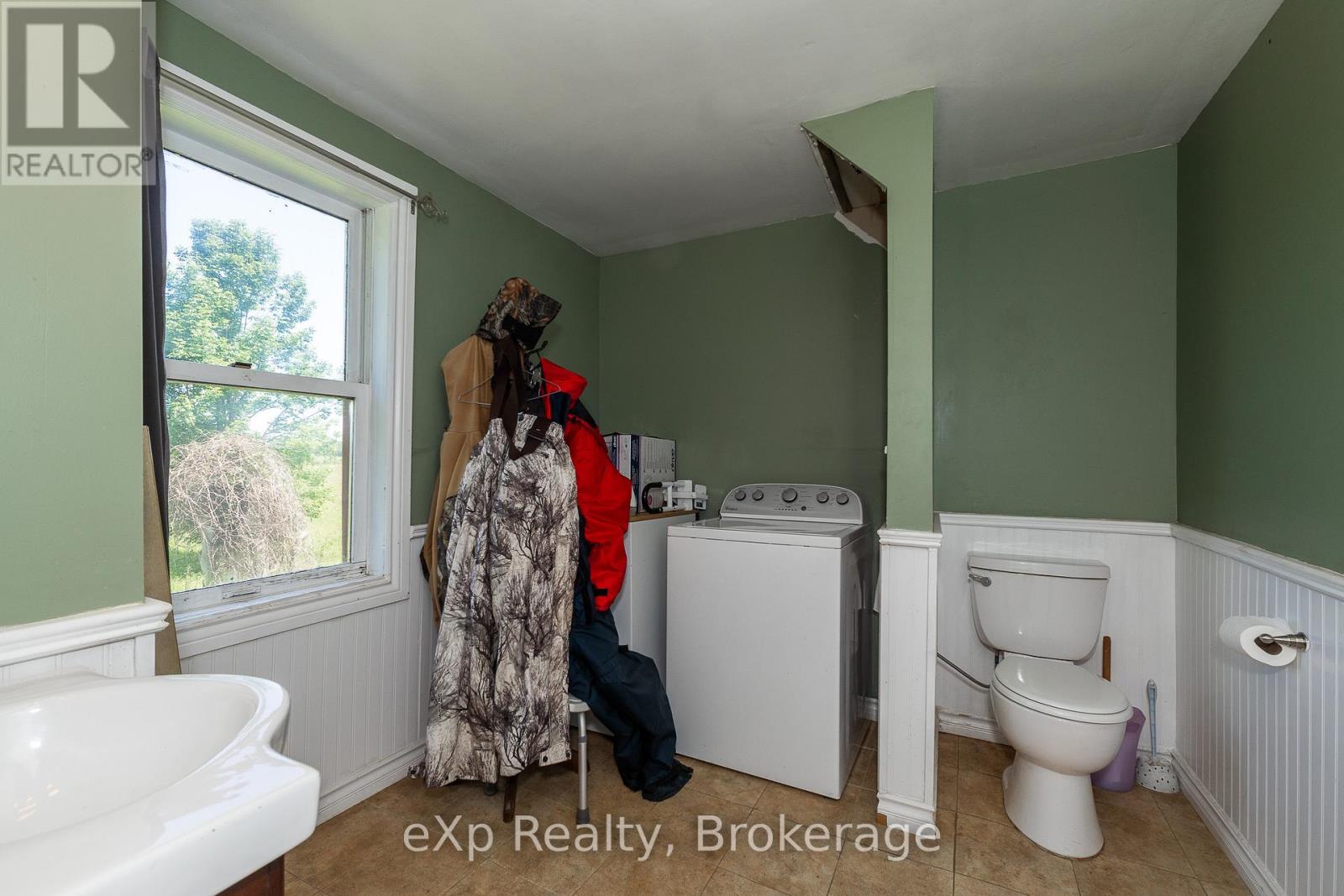 463086 Concession 24 Property Photo 28