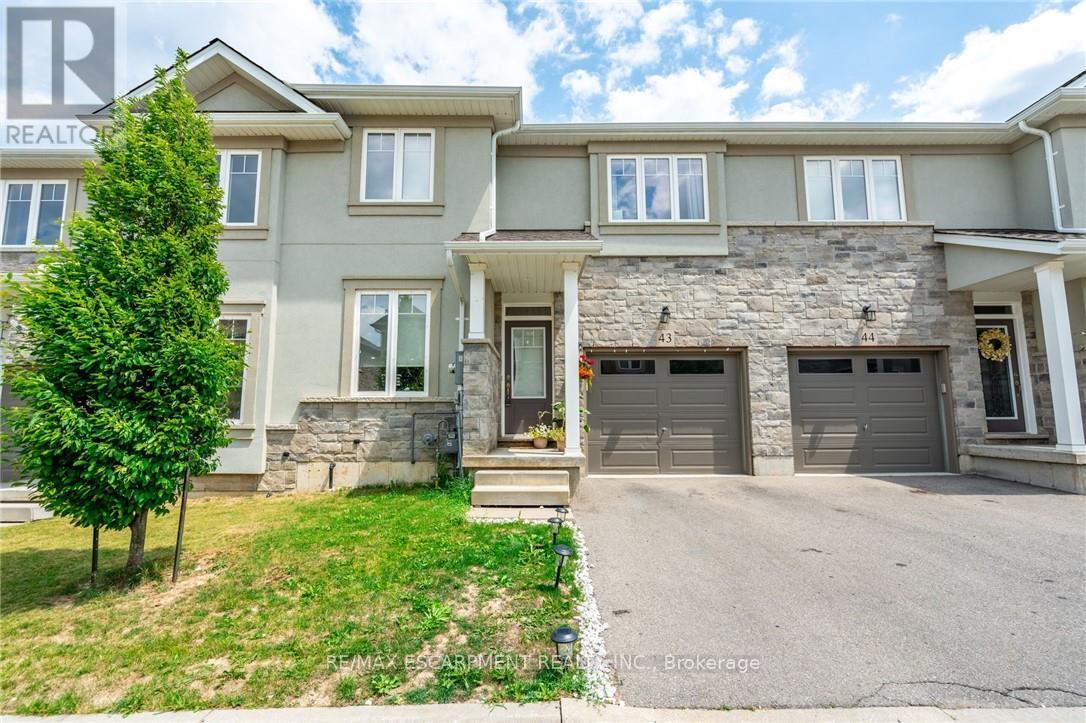 43 - 120 Vineberg Drive Property Photo 1