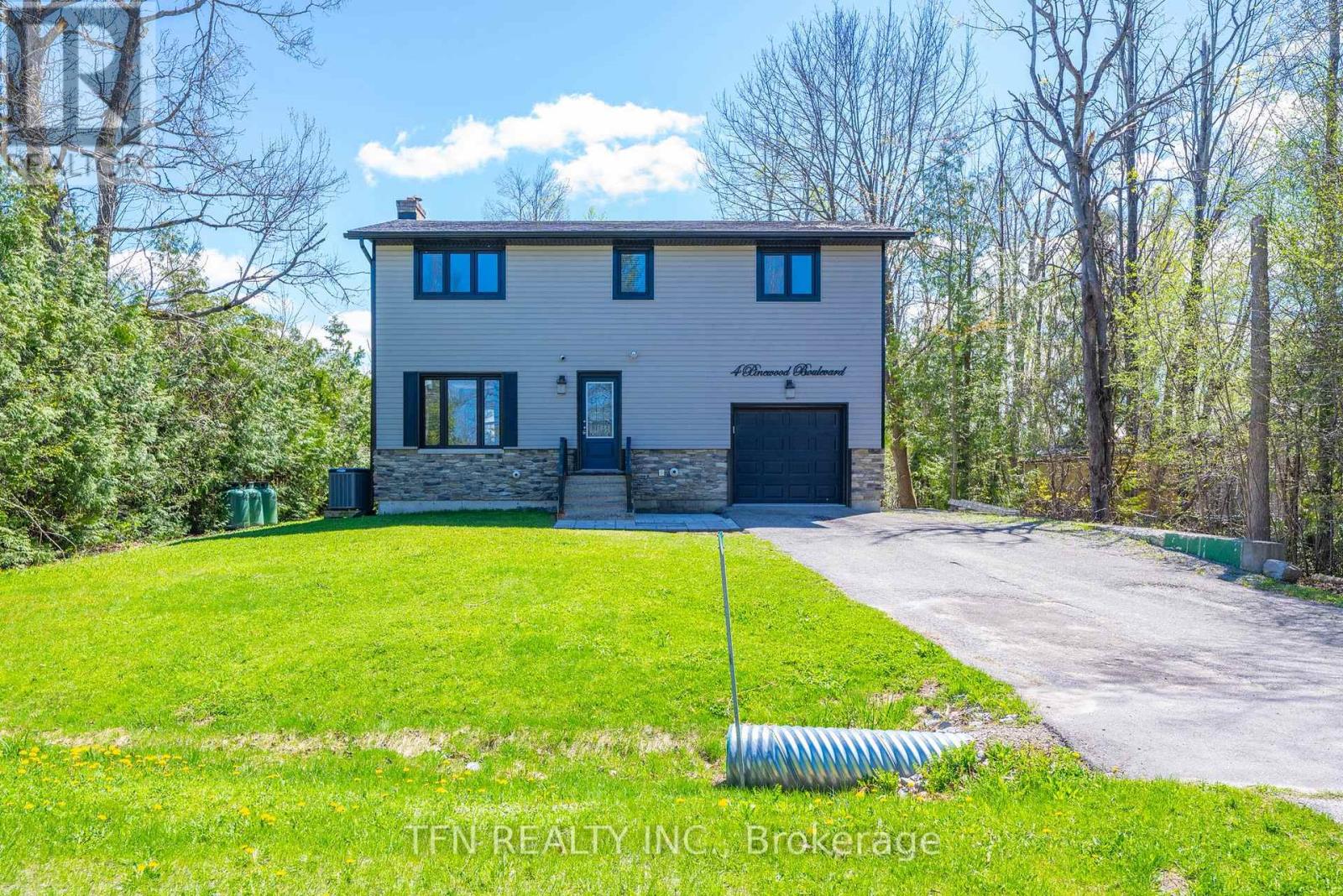 4 Pinewood Boulevard Property Photo 1