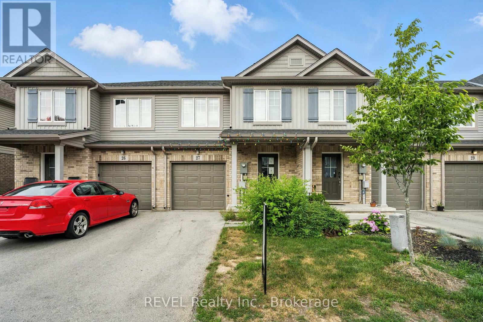 27 - 340 PROSPECT POINT ROAD N Property Photo 1