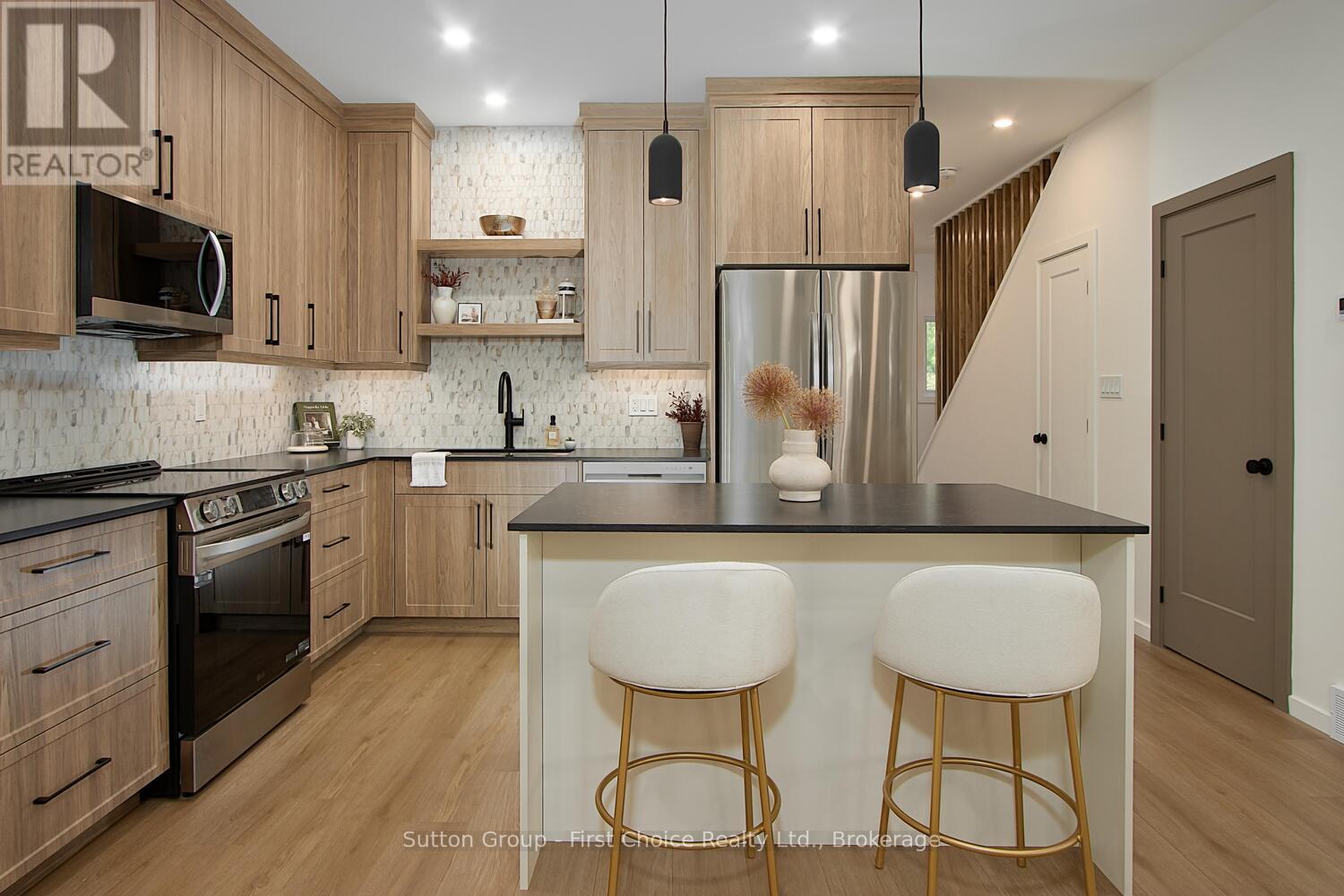 32 Cobourg Lane Property Photo 10