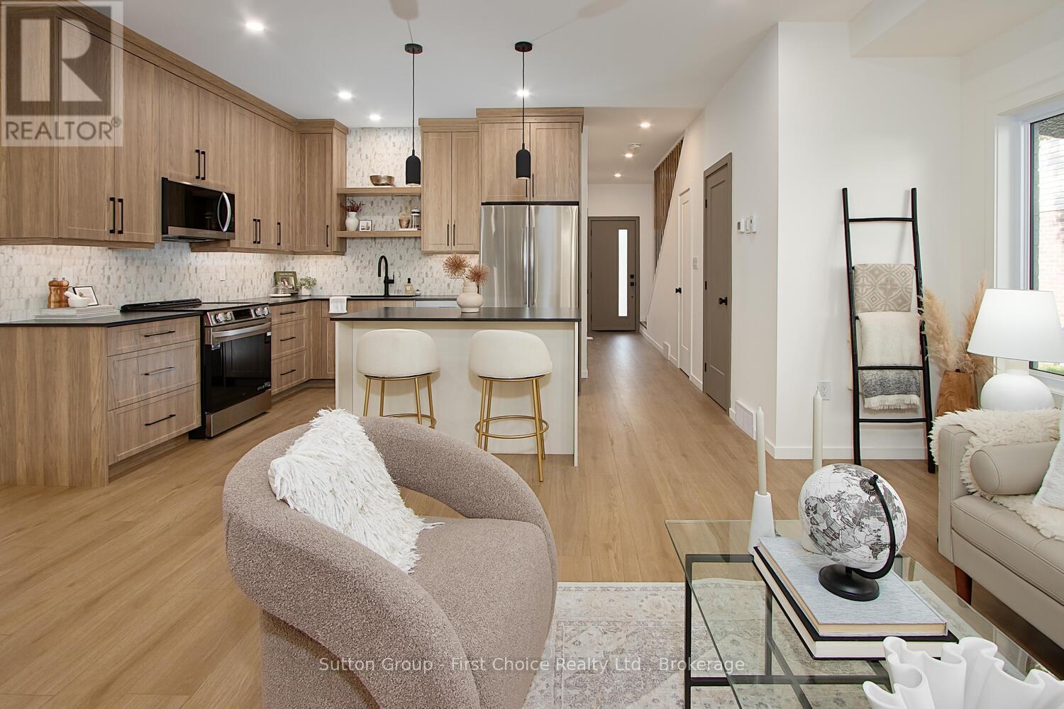 32 Cobourg Lane Property Photo 15