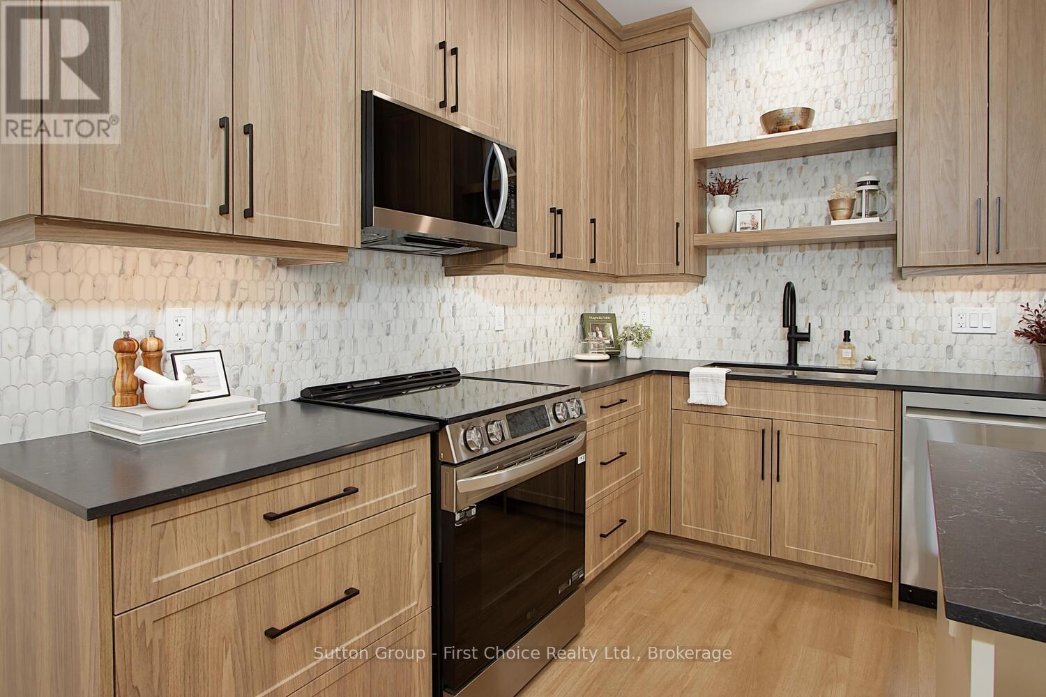 32 Cobourg Lane Property Photo 18