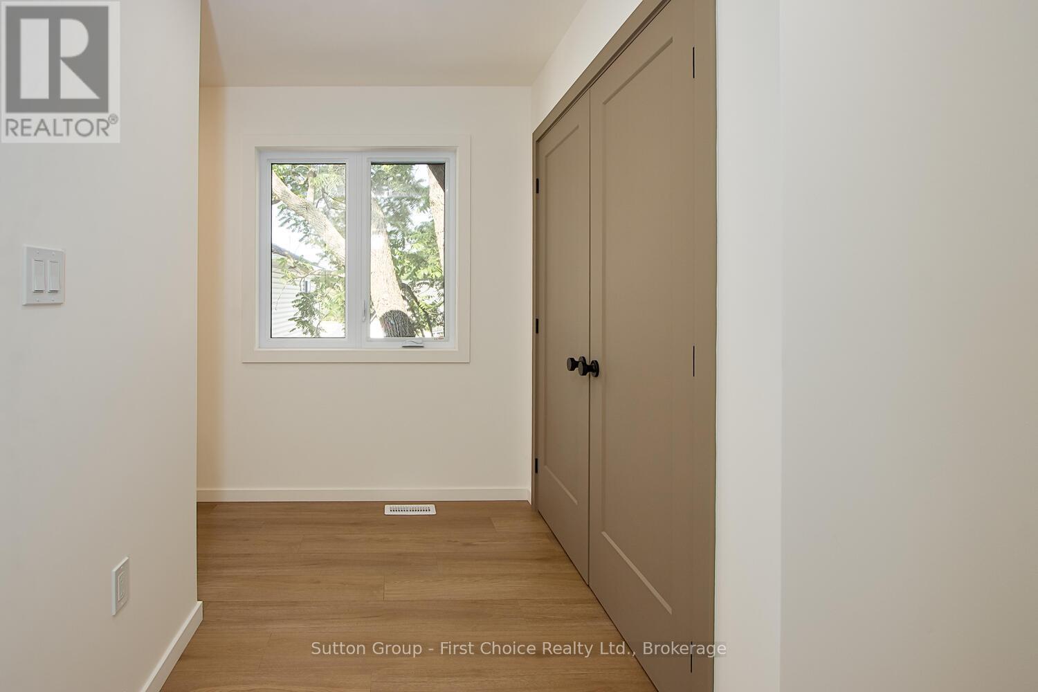 32 Cobourg Lane Property Photo 25