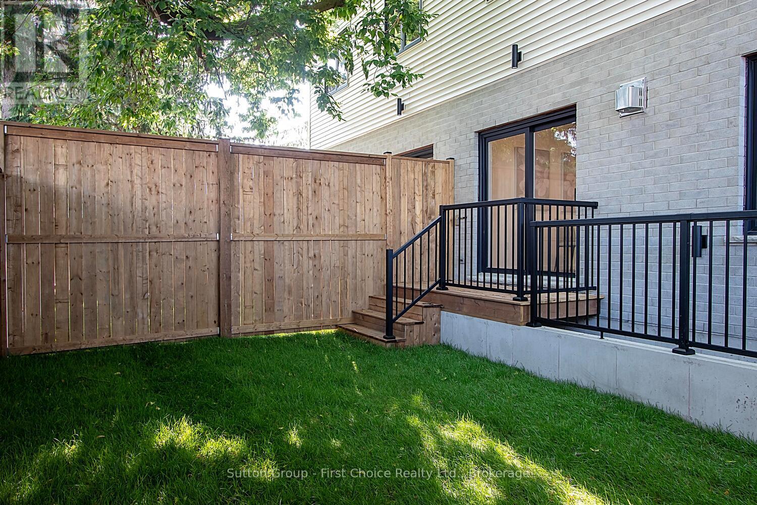 32 Cobourg Lane Property Photo 28