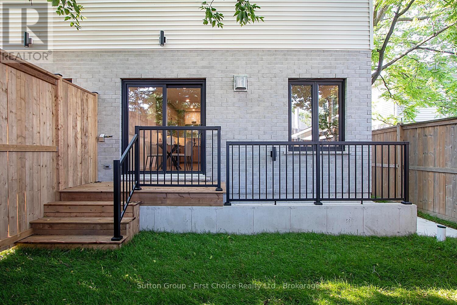 32 Cobourg Lane Property Photo 29
