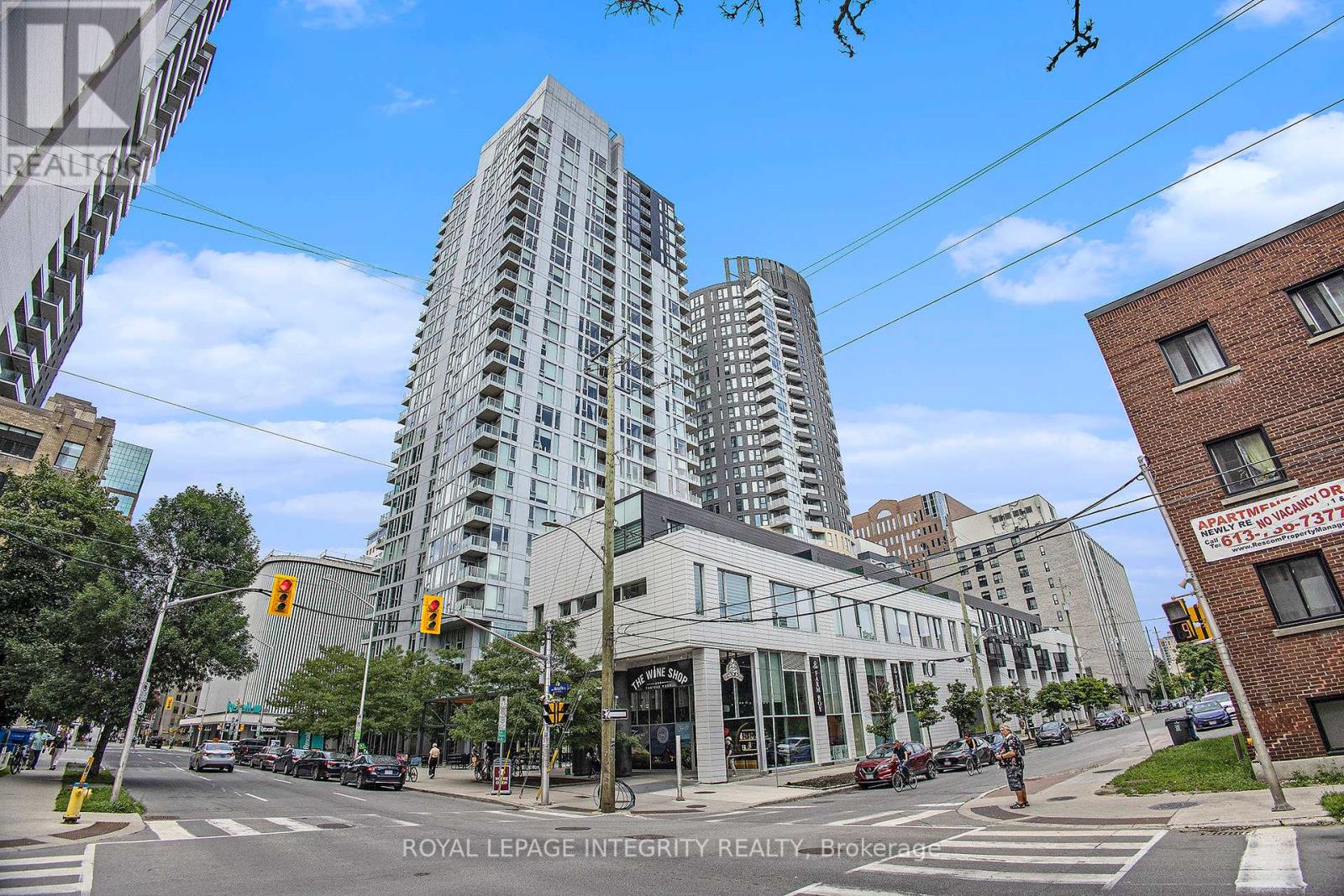 212 - 197 LISGAR STREET Property Photo 1