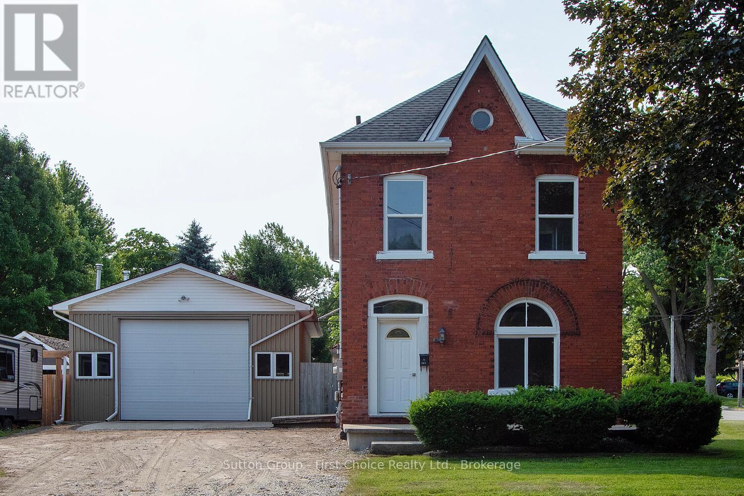 307 NELSON STREET Property Photo 1