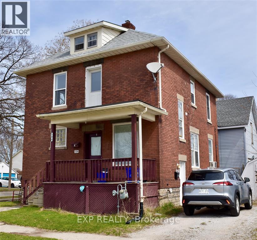 104 FORSYTH STREET S Property Photo 1