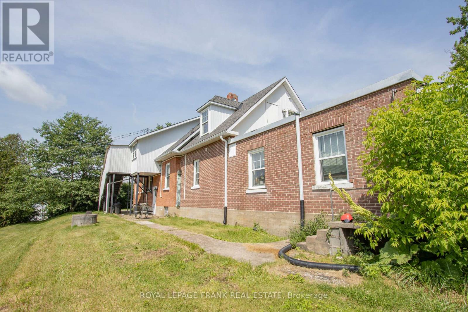 33 FLINT AVENUE