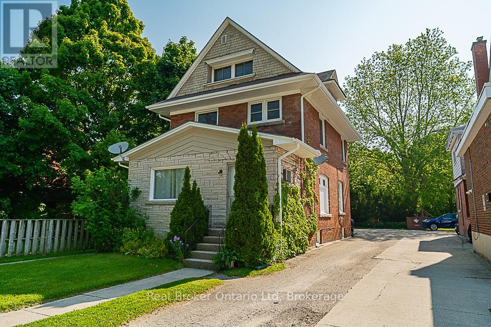 679 2ND AVENUE E Property Photo 1