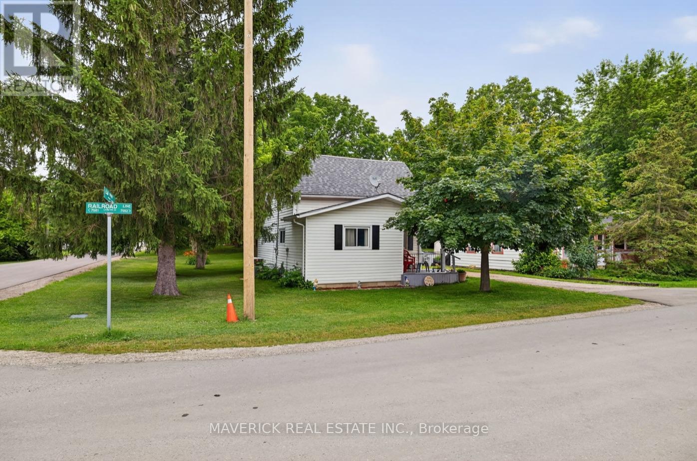 7982 Railroad Line Property Photo 1