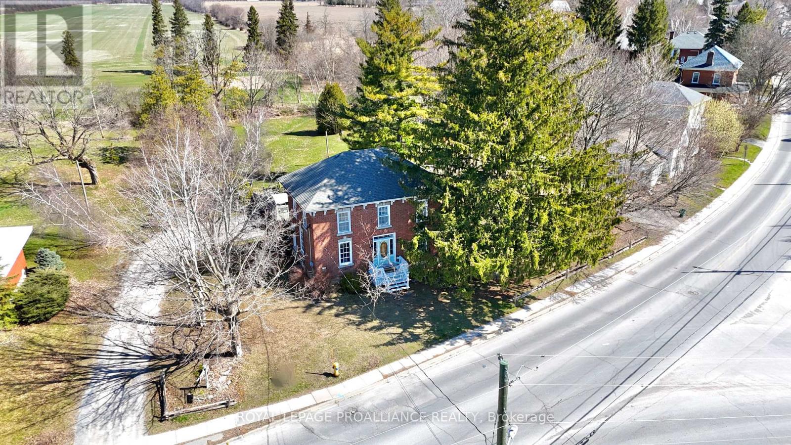 374 Bloomfield Main Street Property Photo 1