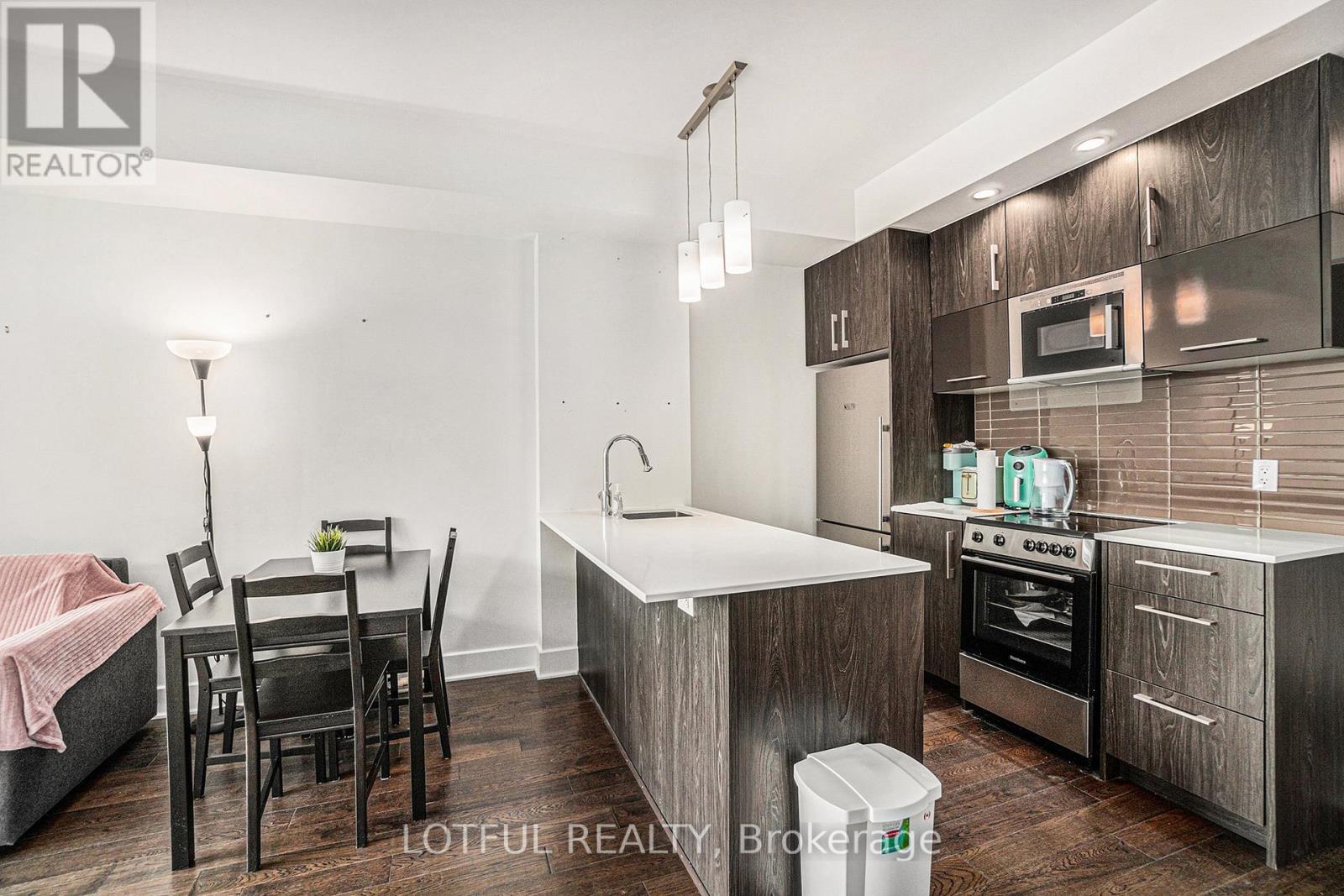 255 Bay Street #1604 Property Photo 8