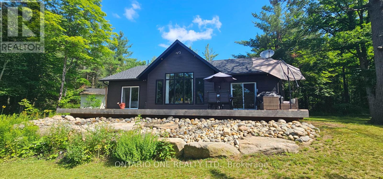 1698 Reay Road Property Photo 1