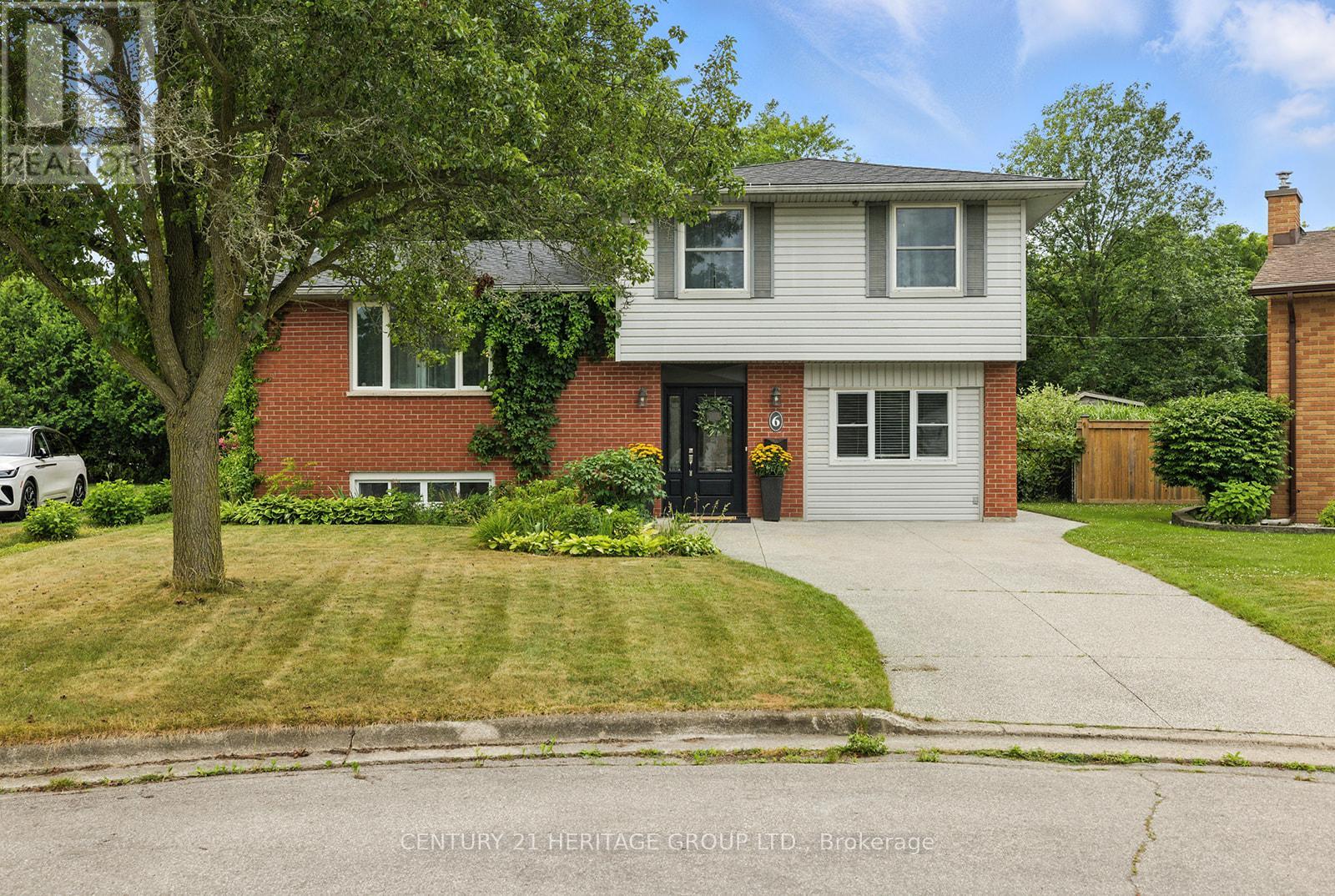 6 PINEHURST PLACE Property Photo 1