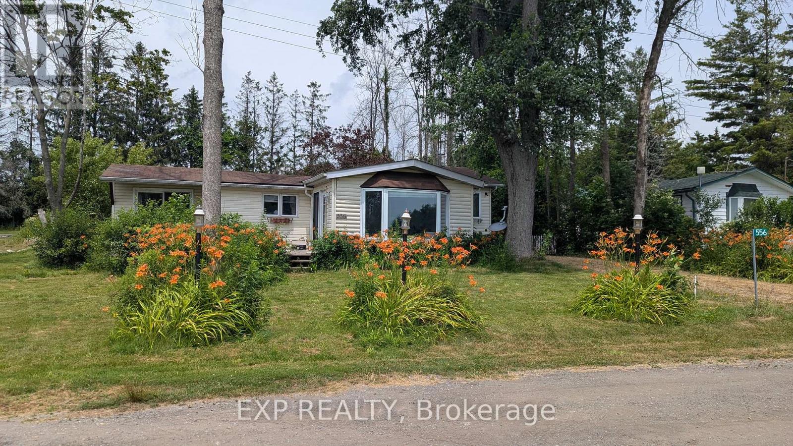 556 N Shore Dr W Property Photo 1