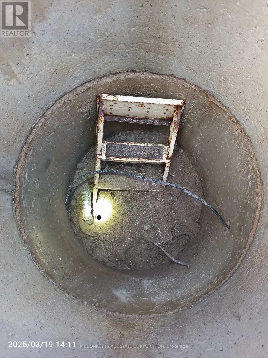 657 5th Line West Property Photo 14