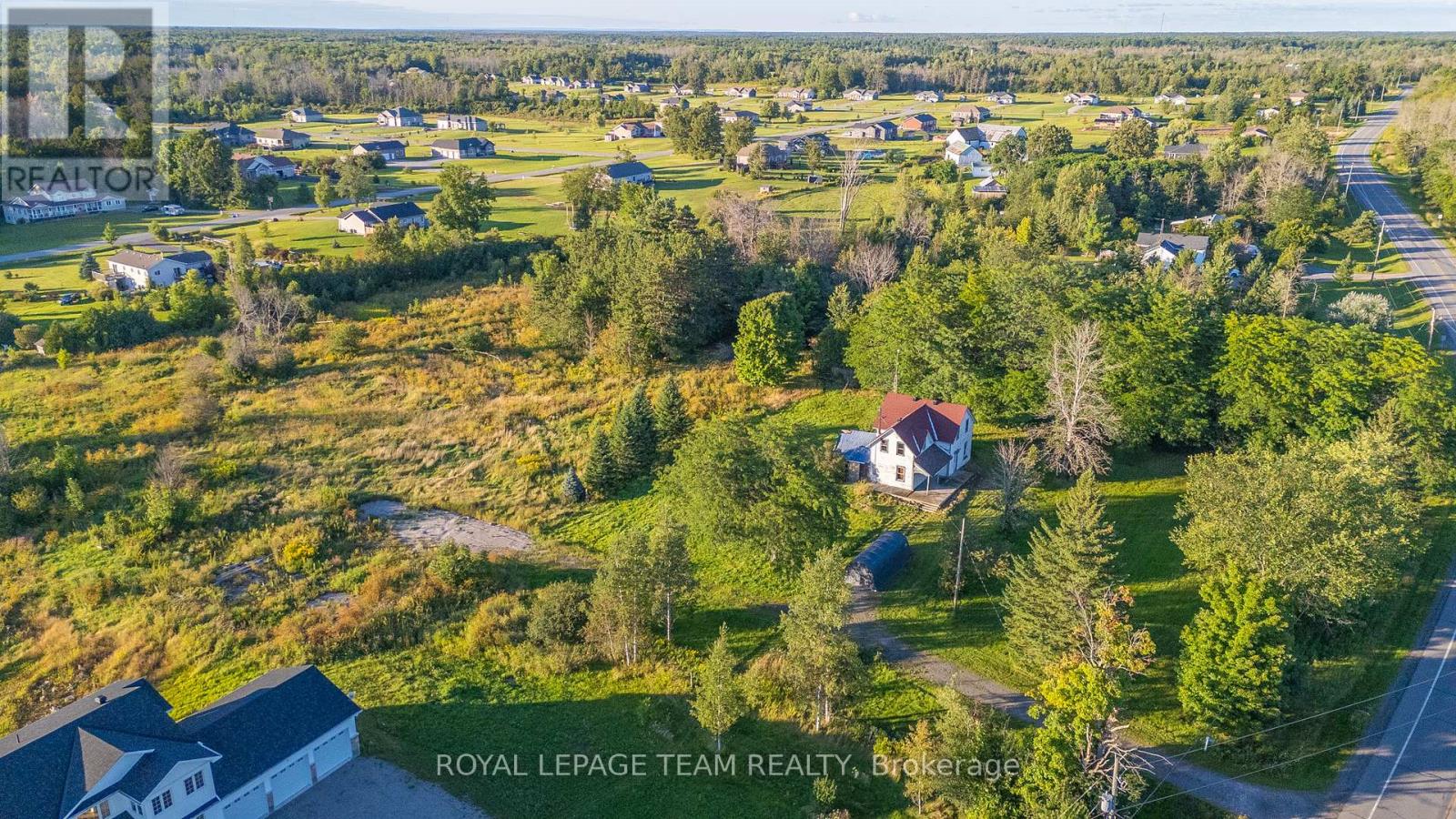 1102 Perth Rd Property Photo